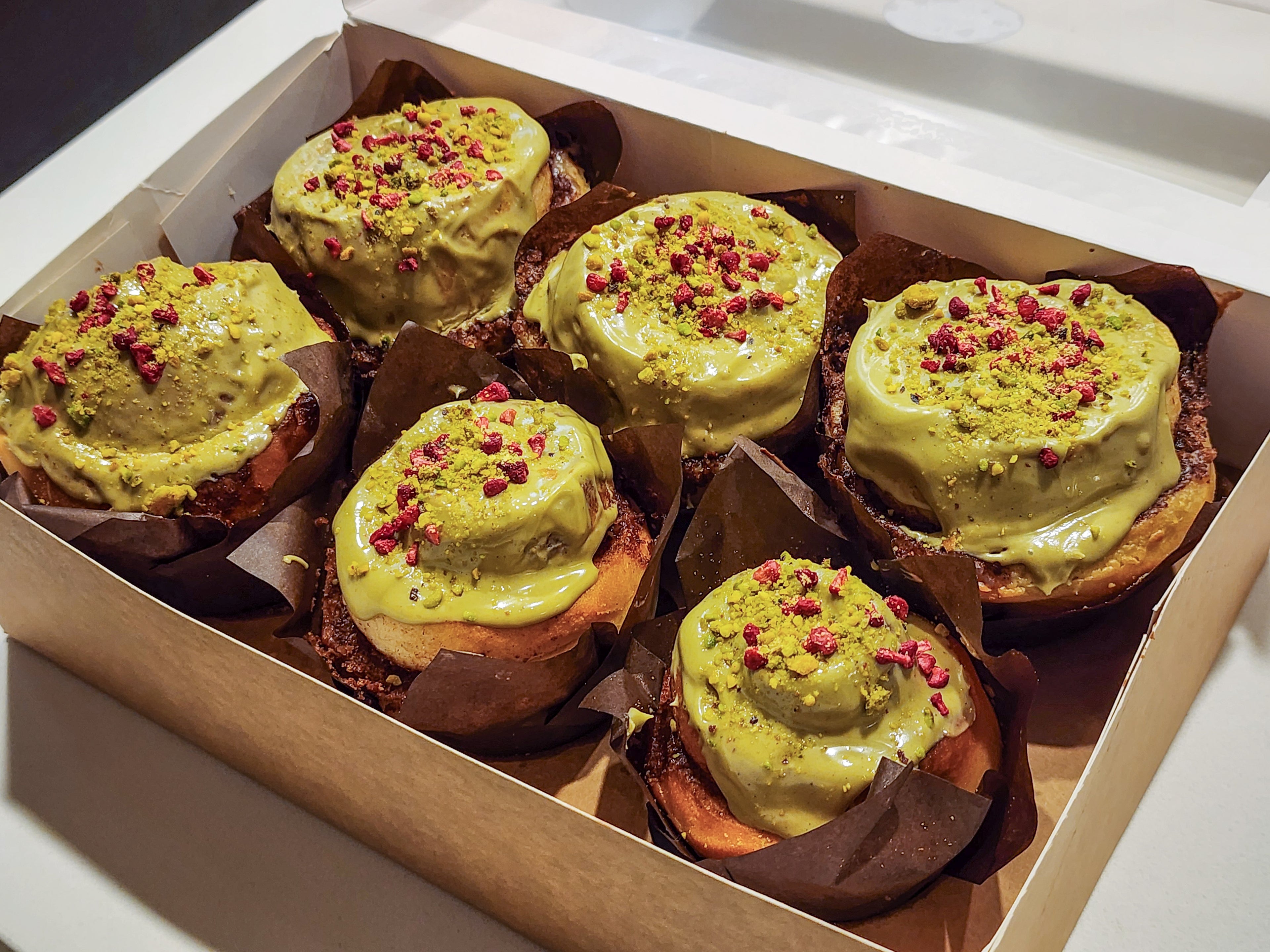 Pistachio Cinnamon scrolls - 6 pack
