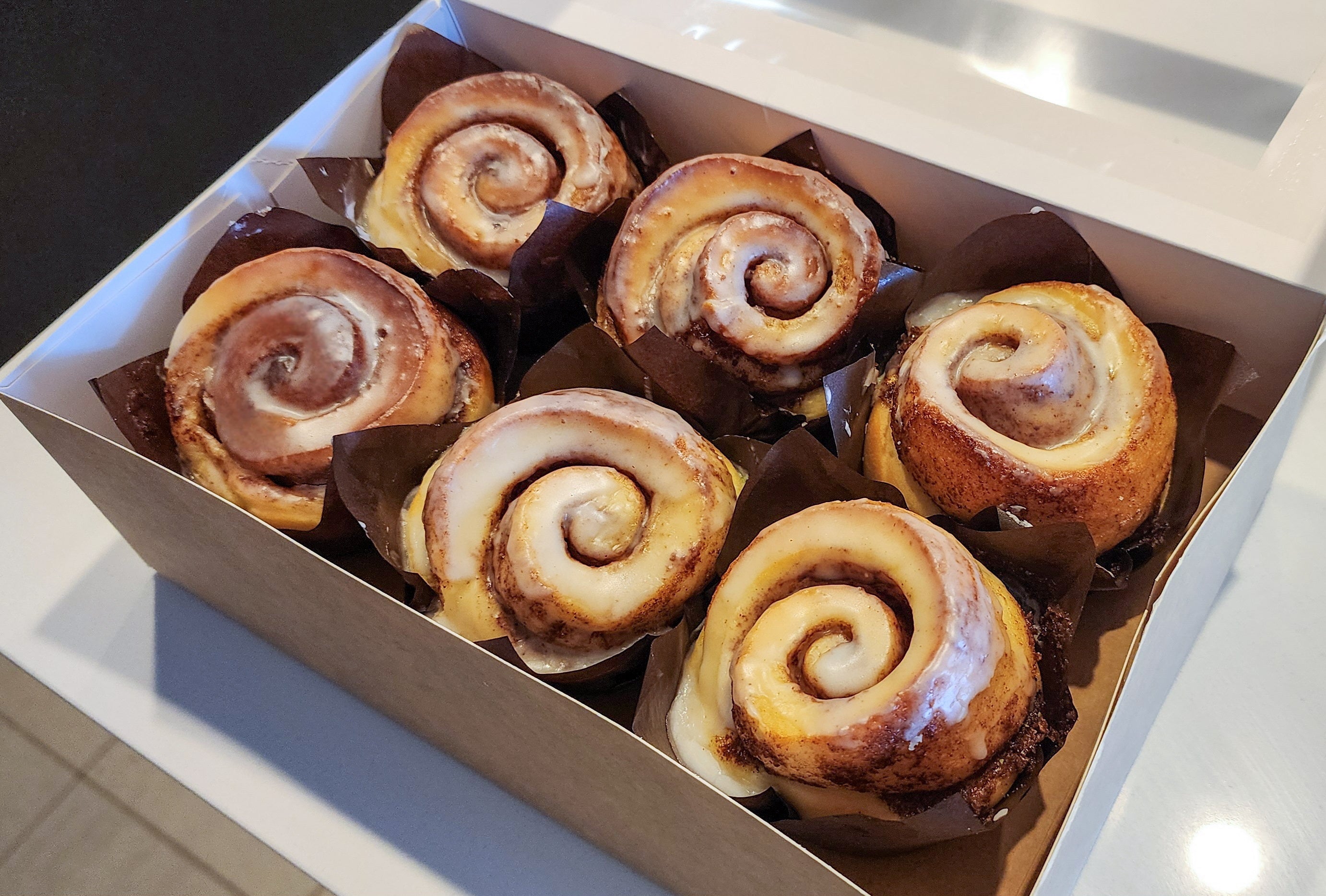 Vanilla Glaze Cinnamon Scrolls - 6 pack