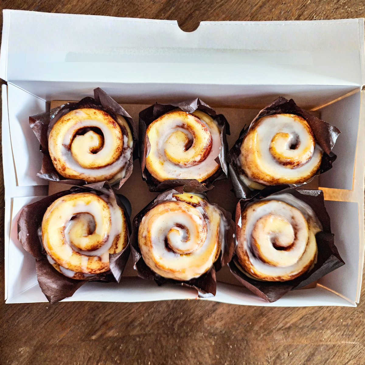 6 pack Tulip‑Style Cinnamon Scrolls - Vanilla Glaze Cinnamon Scrolls